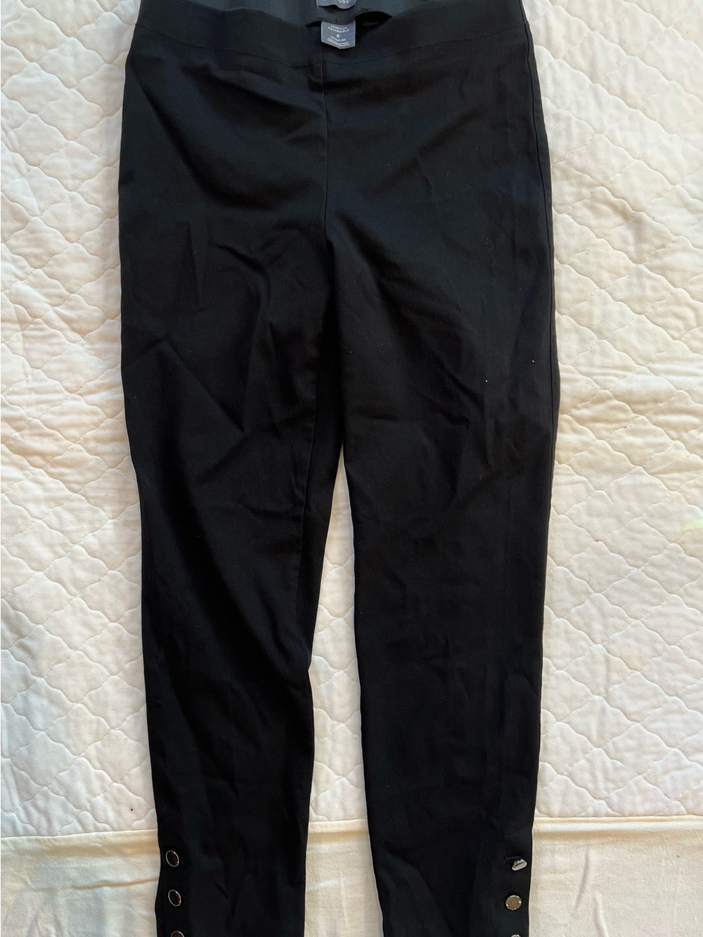 Van Heusen Black Stretch Capris - Size 6